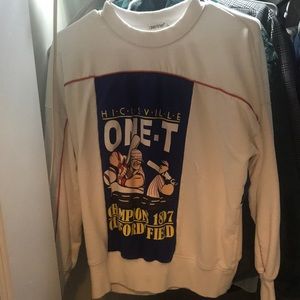 white sweatshirt size S